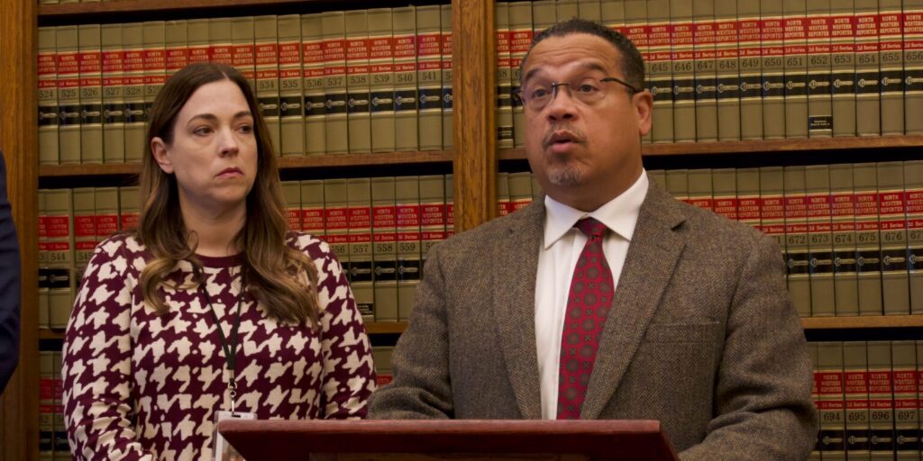 Minnesota Escalates Fight With Abbott Over ICE Agent Accused in Shooting